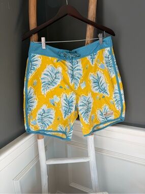 Patagonia Stretch Wavefarer Men's Tropical Leaf Board Shorts